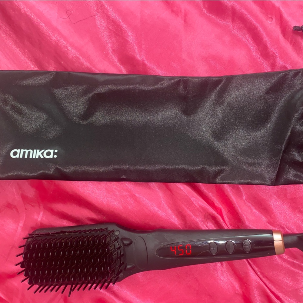 Amika polished perfection straightening brush BONUS ITEM
